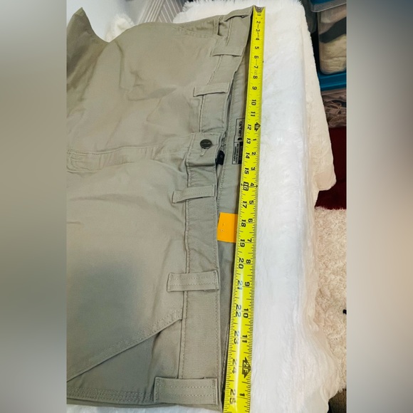 Carhartt shorts size Men’s size Waist 52 - Picture 9 of 12